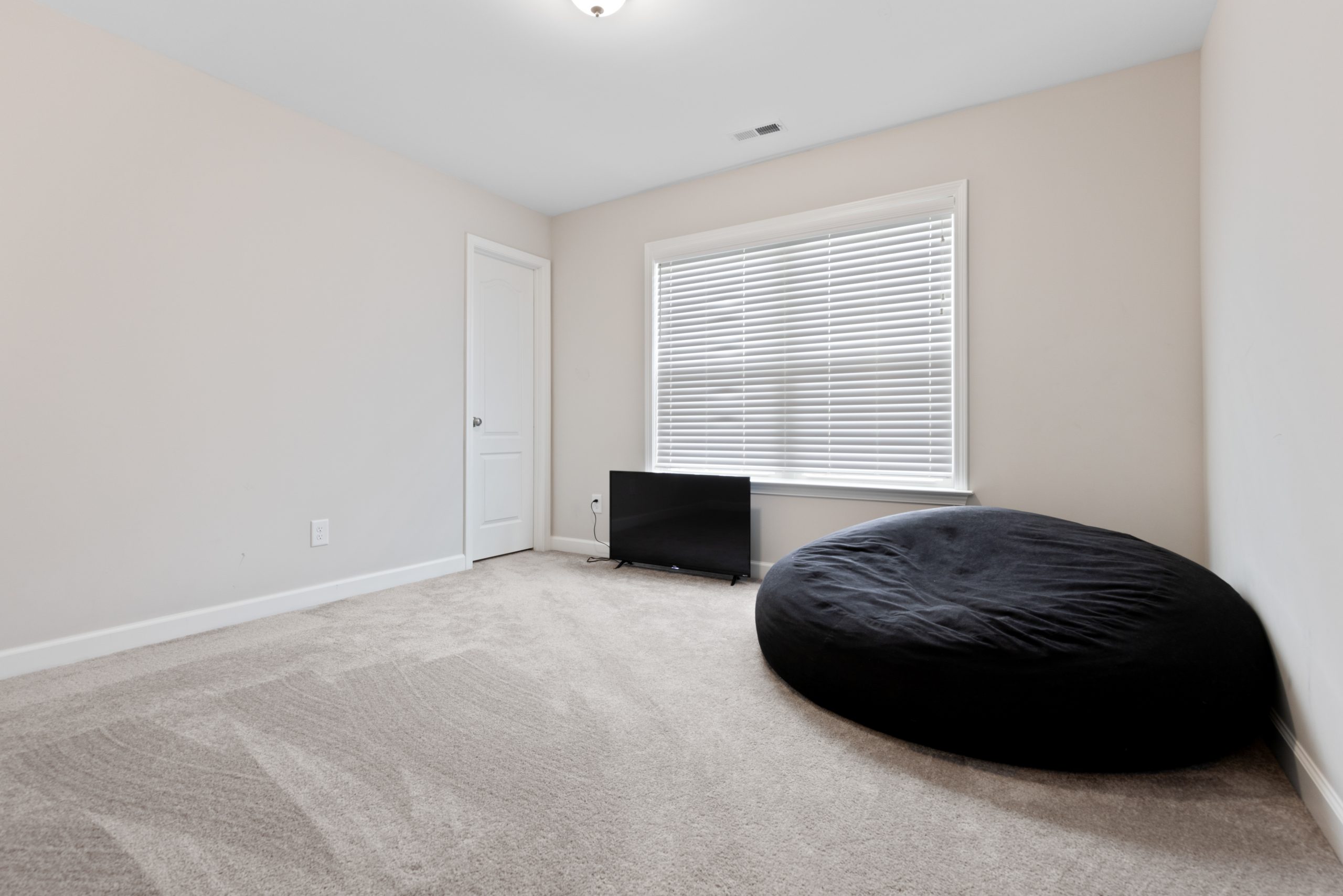 Interior shot 8 description